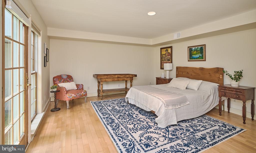 2884 GALLOWS HILL ROAD