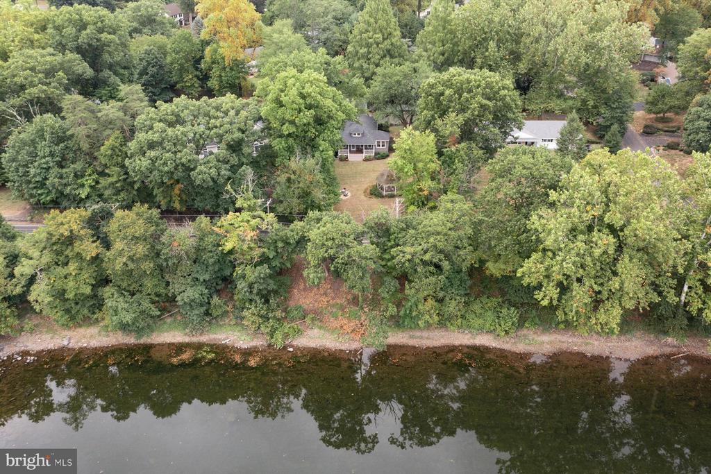 731 RIVER ROAD