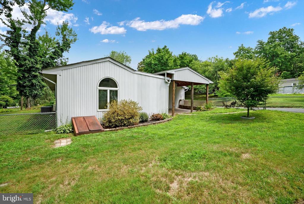 1418 SCHOOLHOUSE ROAD