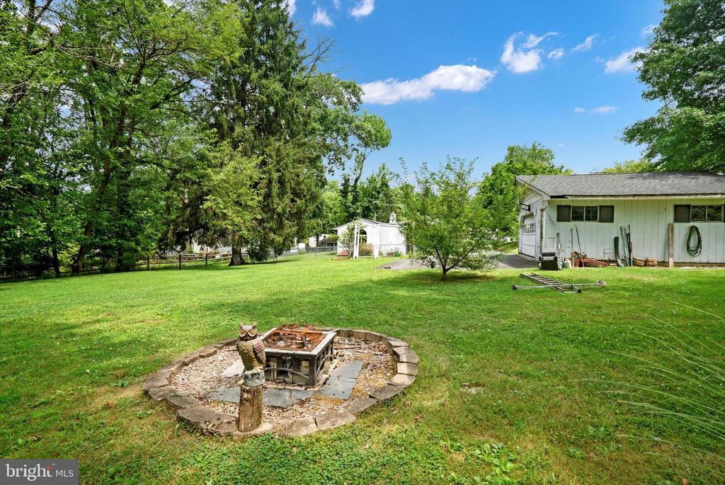 1418 SCHOOLHOUSE ROAD