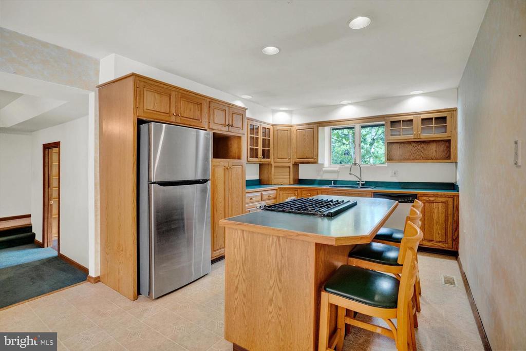 1418 SCHOOLHOUSE ROAD