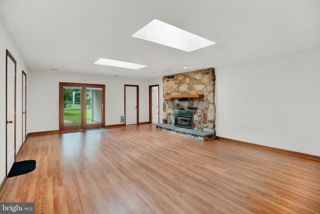 1418 SCHOOLHOUSE ROAD