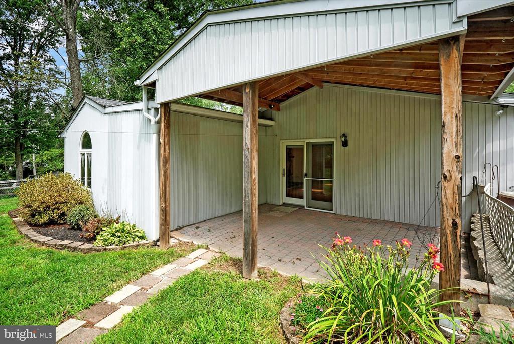 1418 SCHOOLHOUSE ROAD