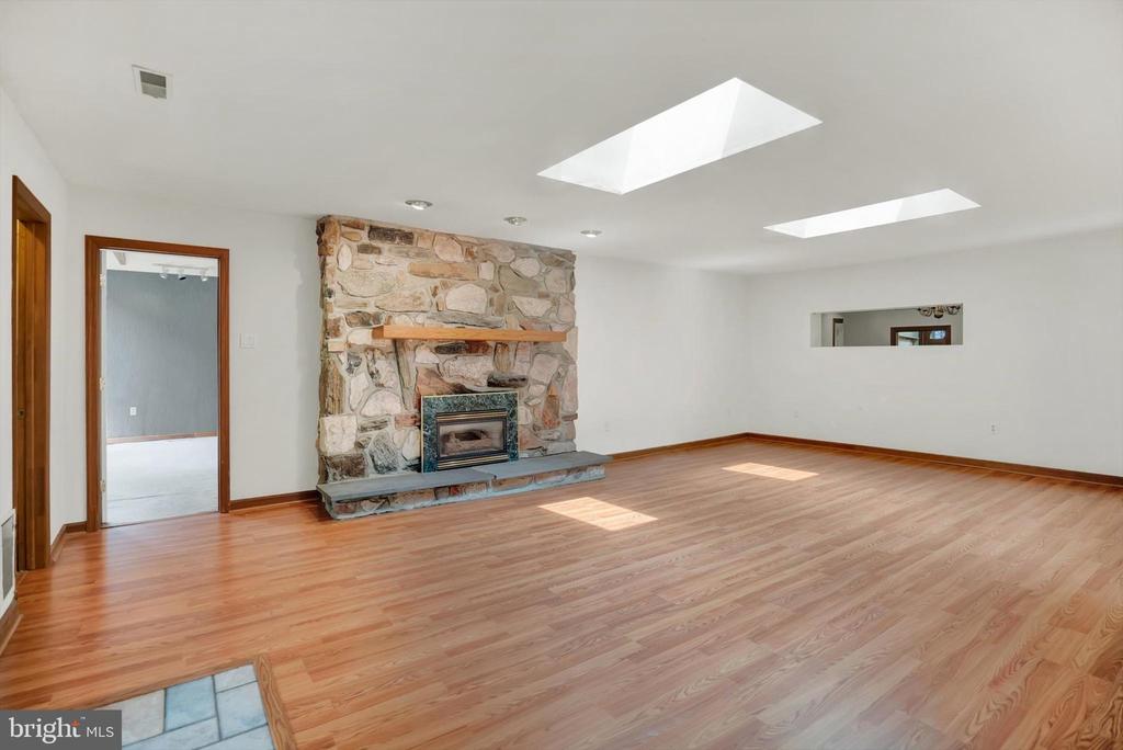 1418 SCHOOLHOUSE ROAD