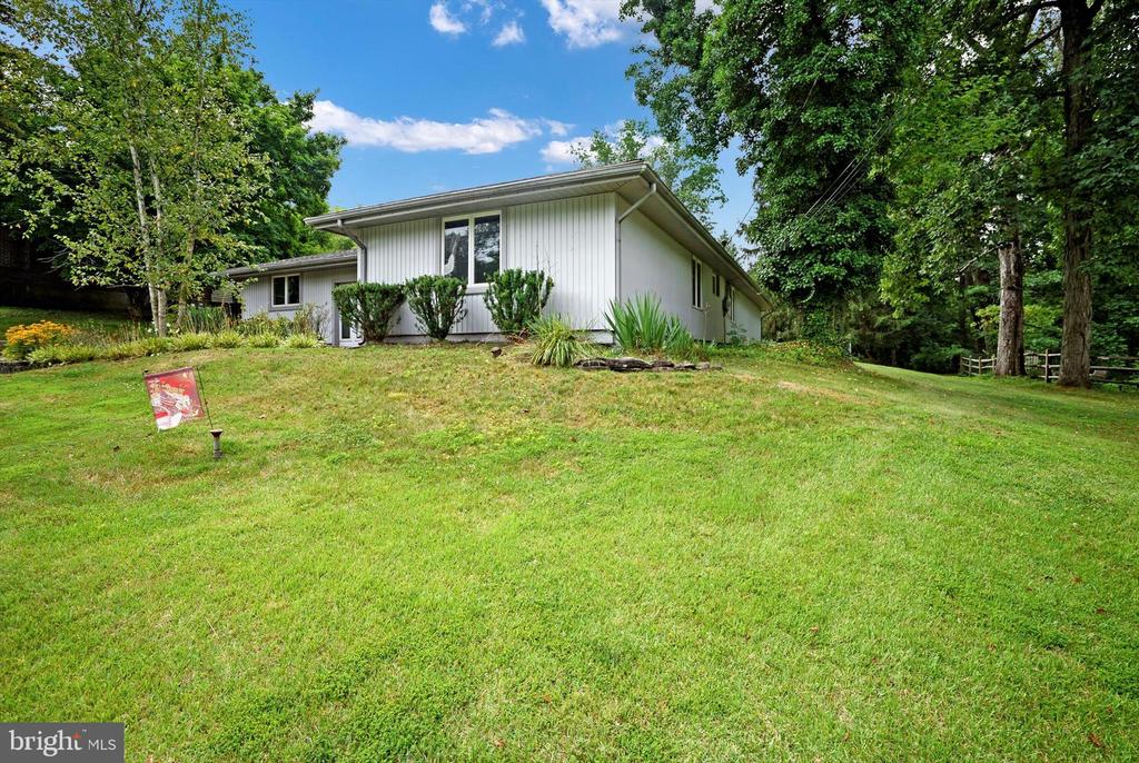 1418 SCHOOLHOUSE ROAD