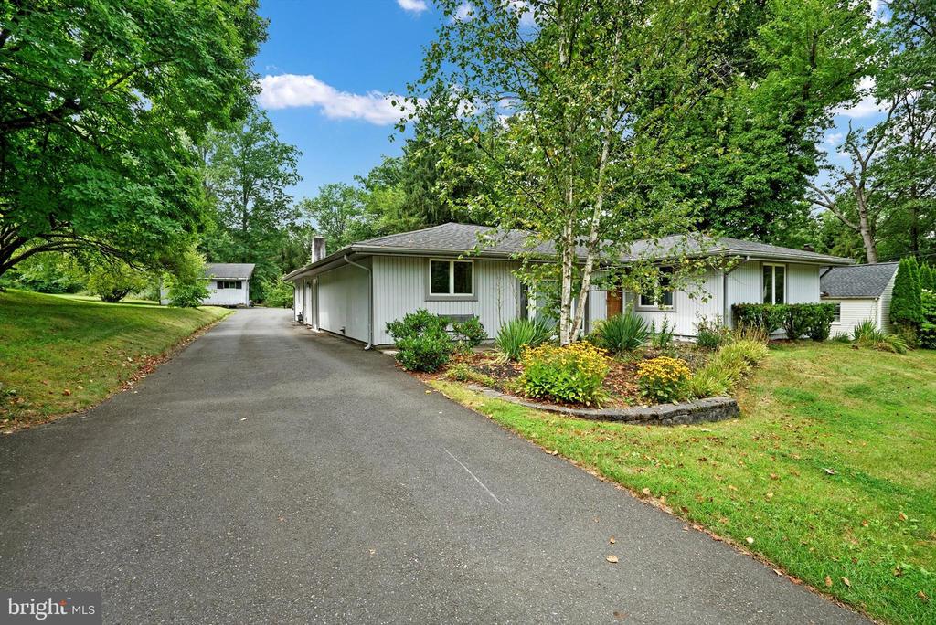 1418 SCHOOLHOUSE ROAD