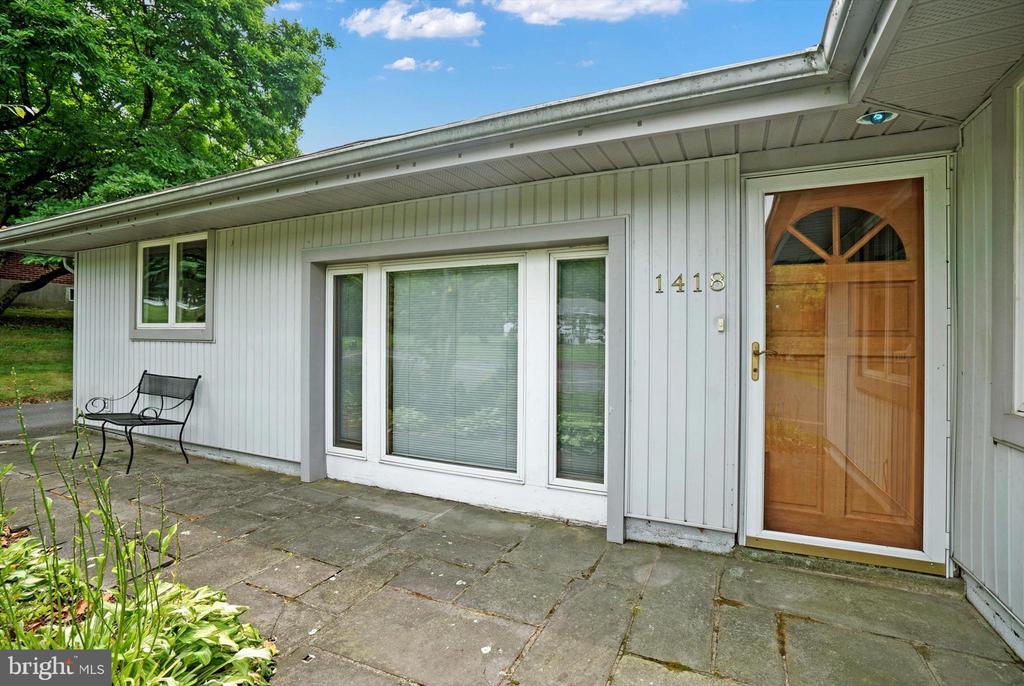 1418 SCHOOLHOUSE ROAD