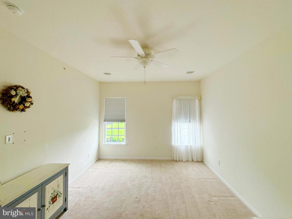 1047 ARBOUR LANE