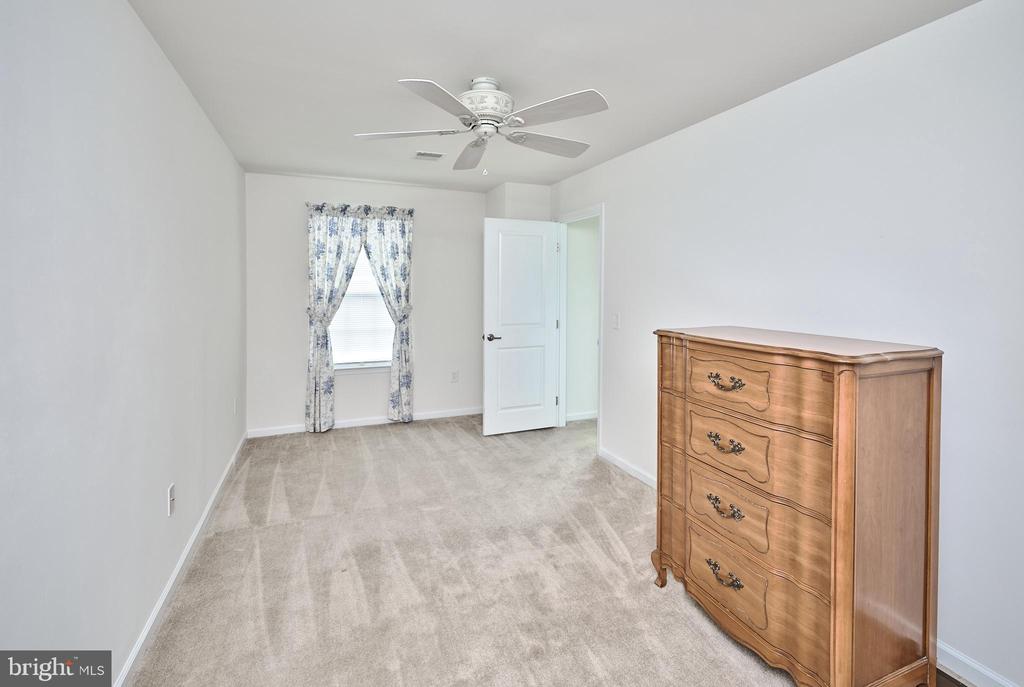 1047 ARBOUR LANE