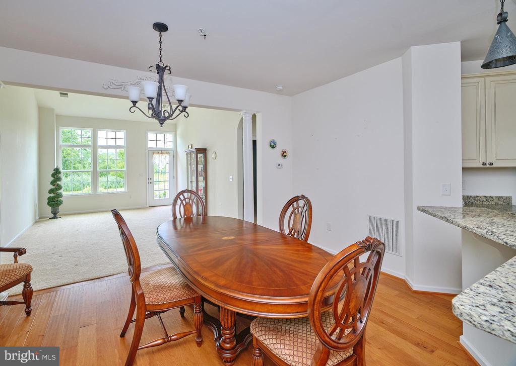 1047 ARBOUR LANE