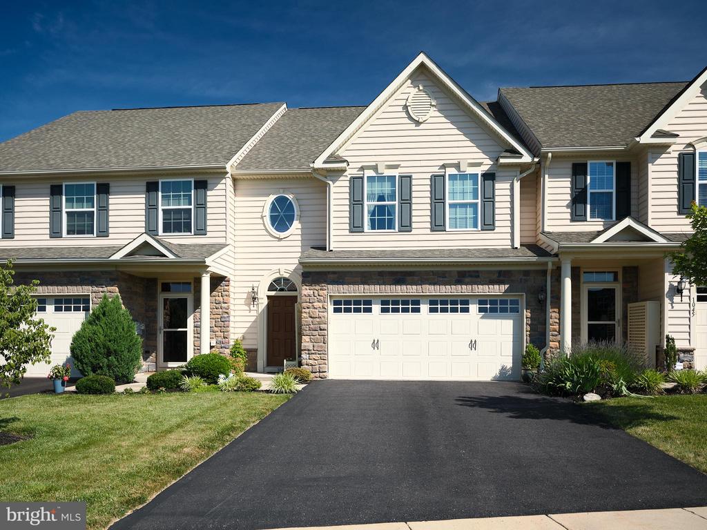 1047 ARBOUR LANE