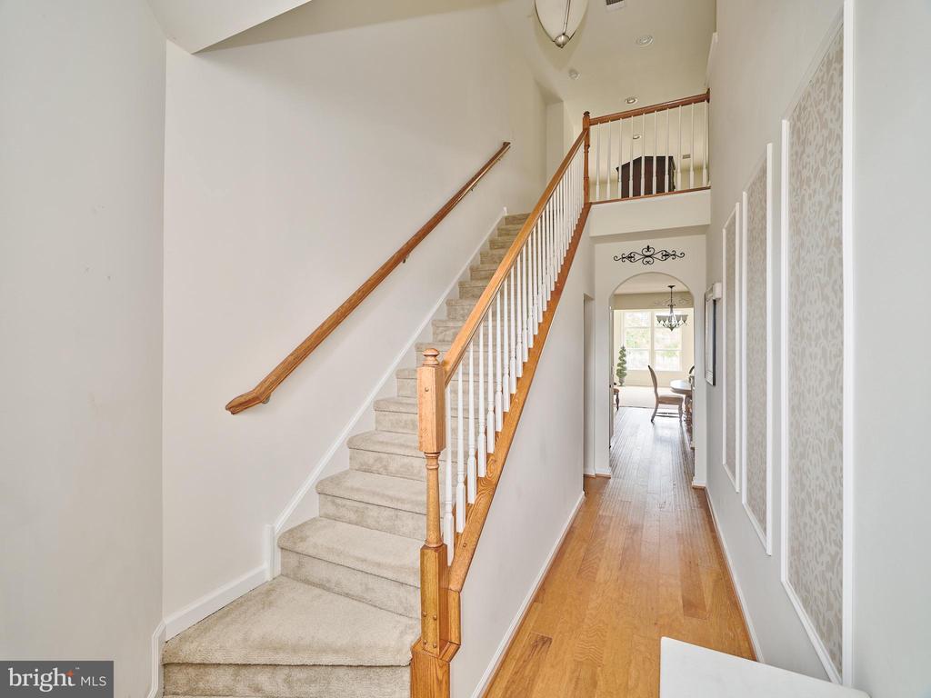 1047 ARBOUR LANE