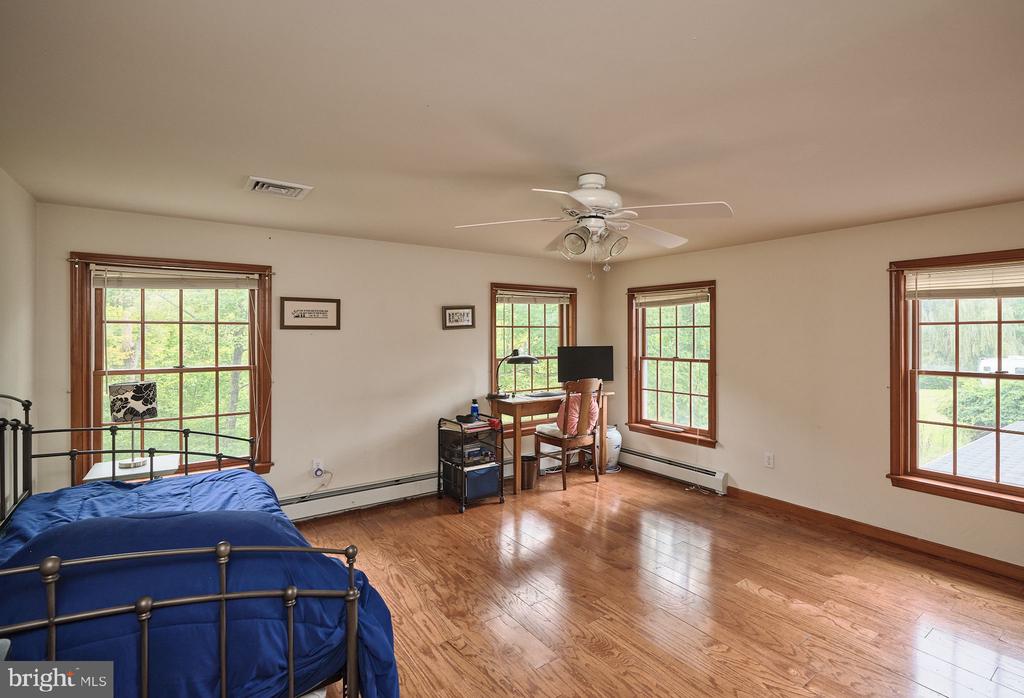 654 HARRISBURG SCHOOL ROAD