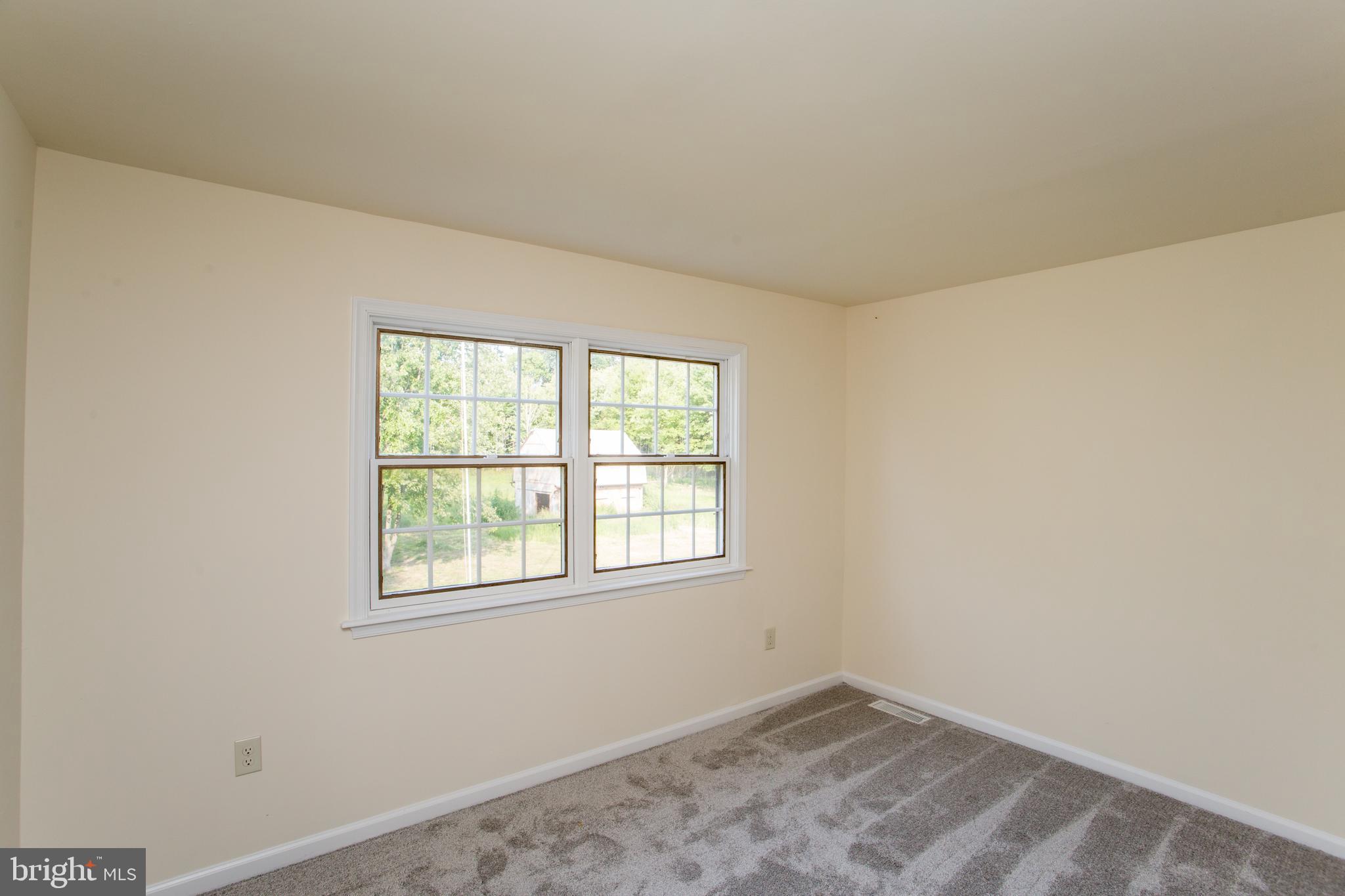 275 PARK DRIVE W