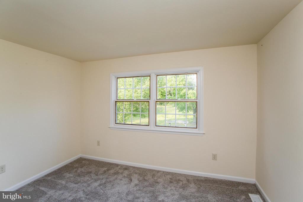 275 PARK DRIVE W