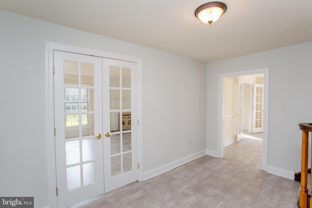 275 PARK DRIVE W