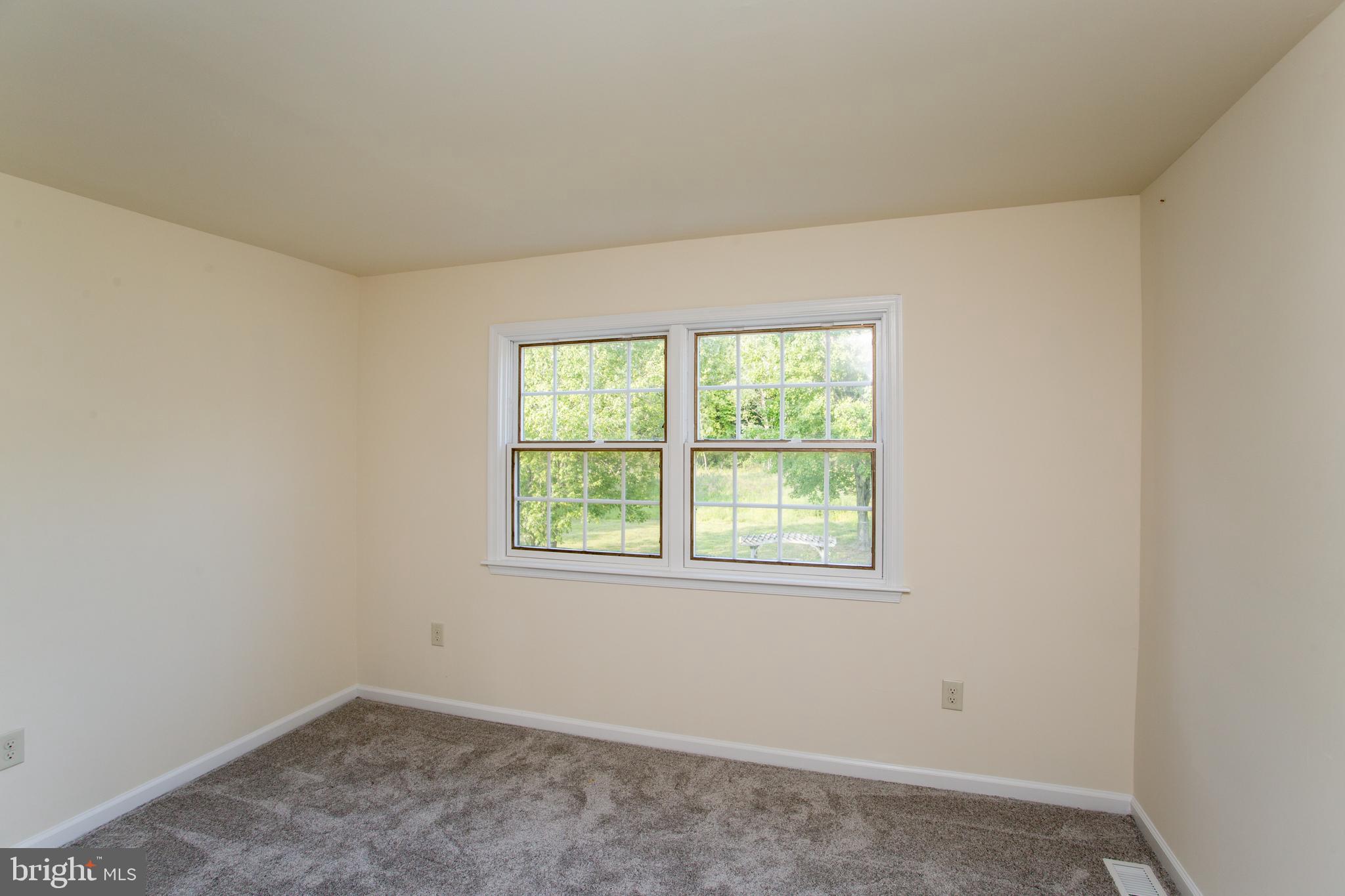 275 PARK DRIVE W
