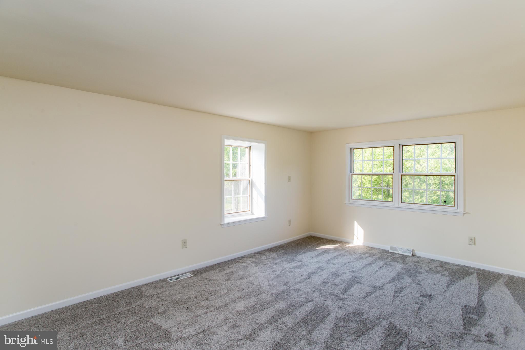 275 PARK DRIVE W