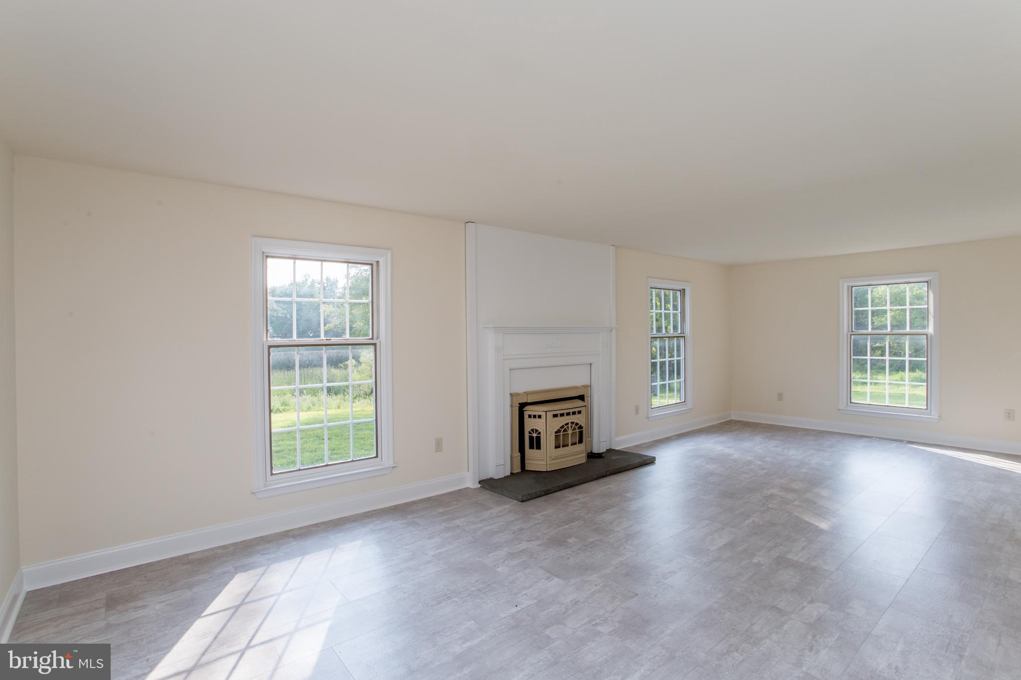 275 PARK DRIVE W