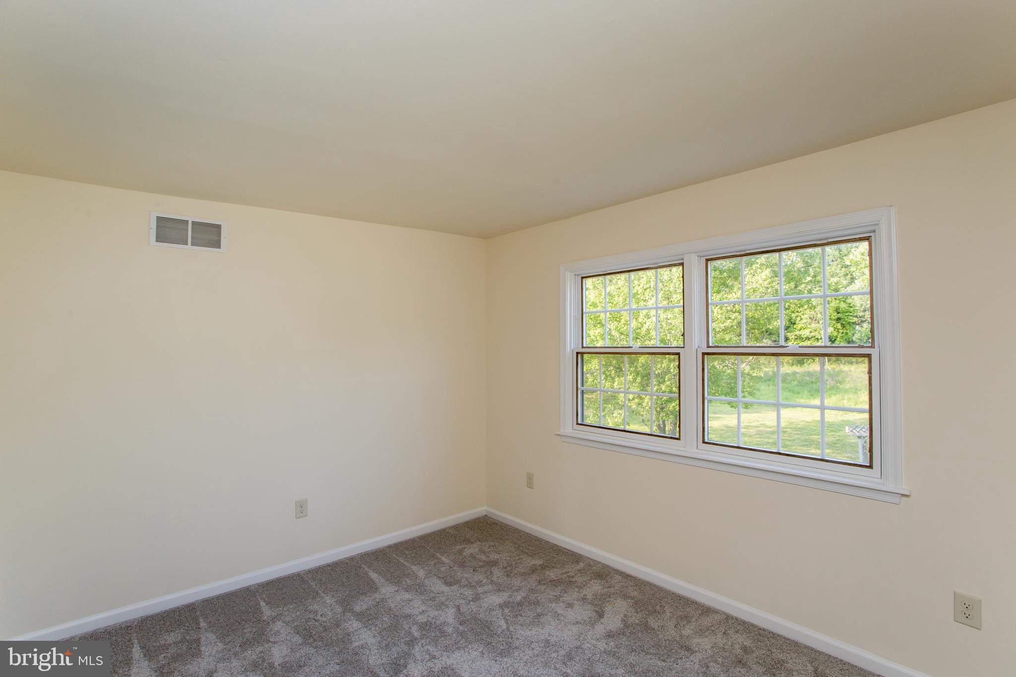275 PARK DRIVE W