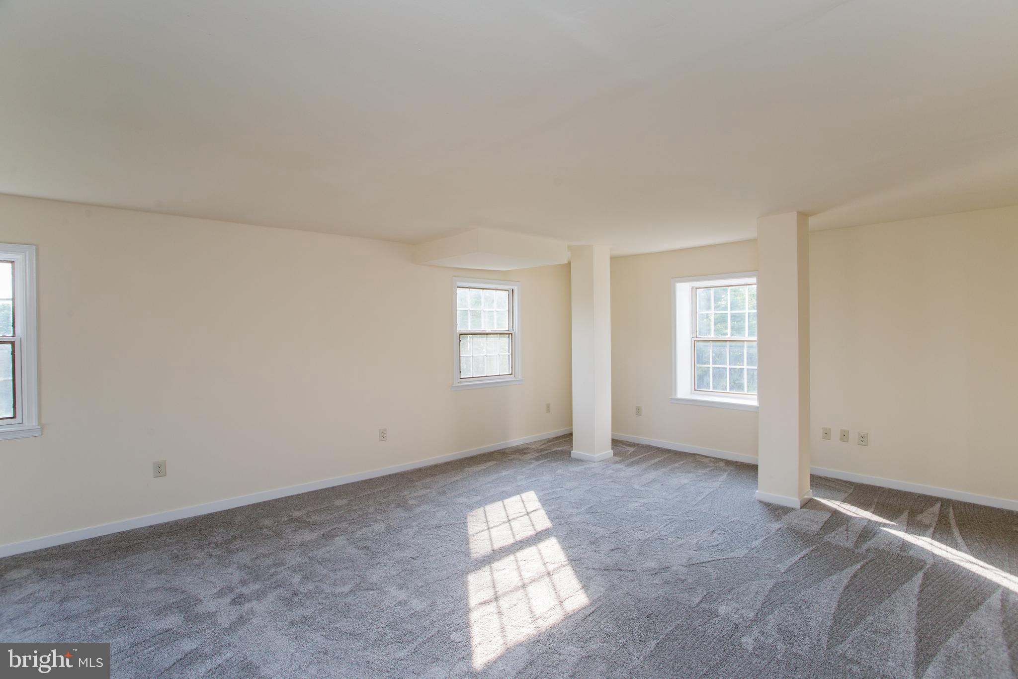 275 PARK DRIVE W