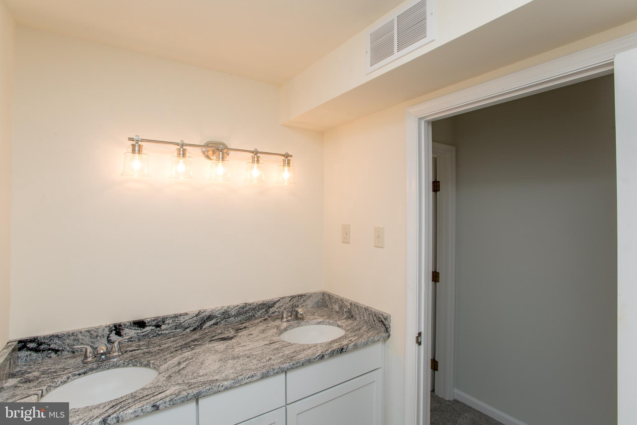 275 PARK DRIVE W