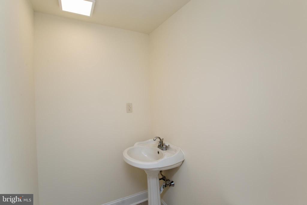 275 PARK DRIVE W