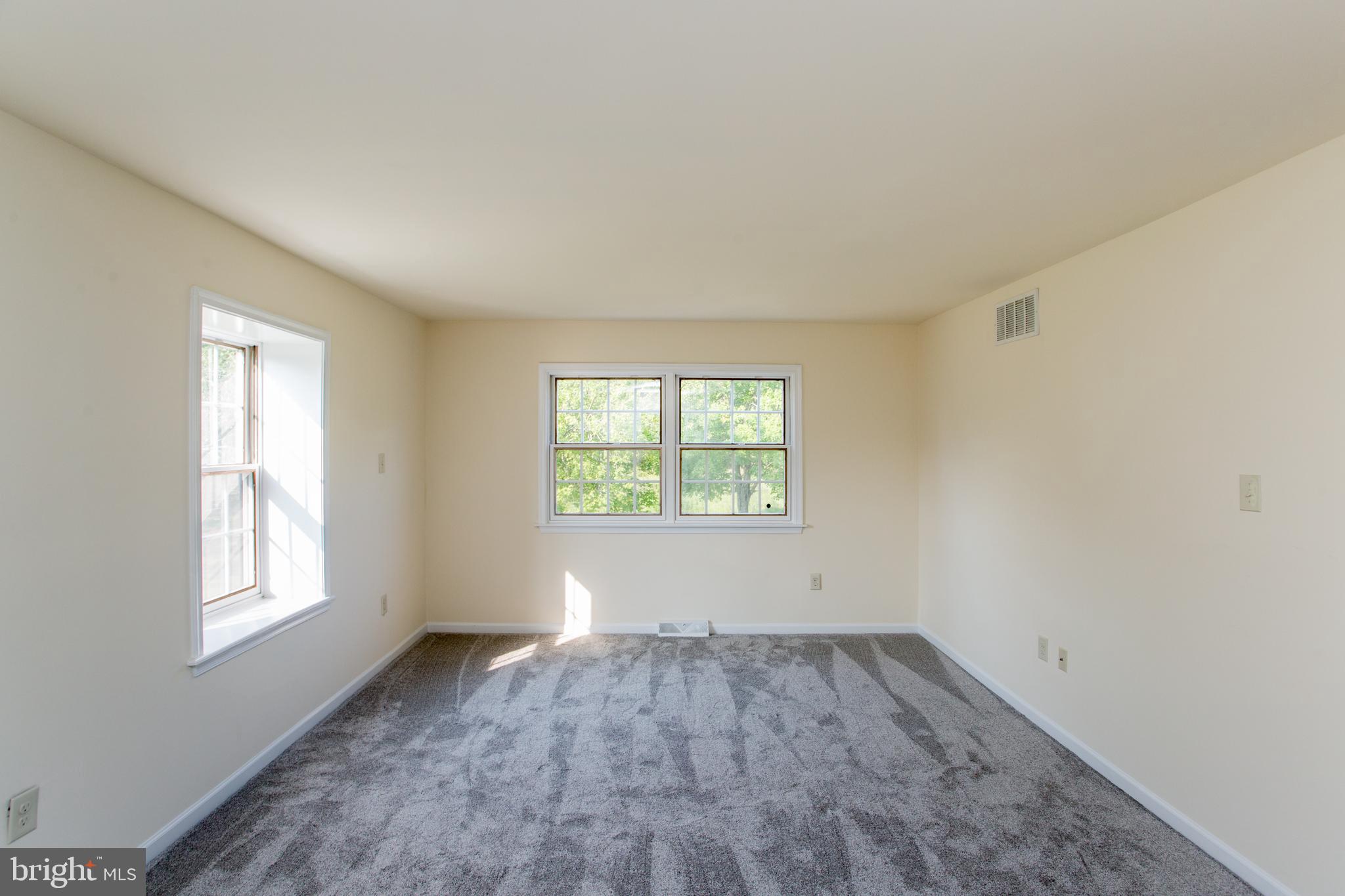 275 PARK DRIVE W