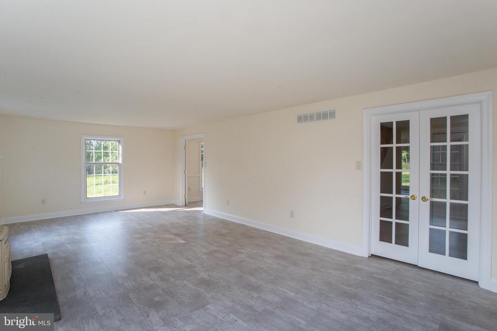 275 PARK DRIVE W