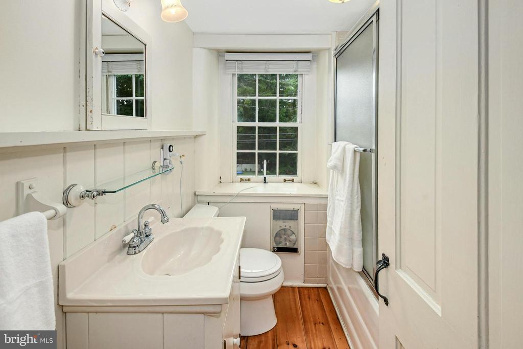 672 OLD BETHLEHEM ROAD