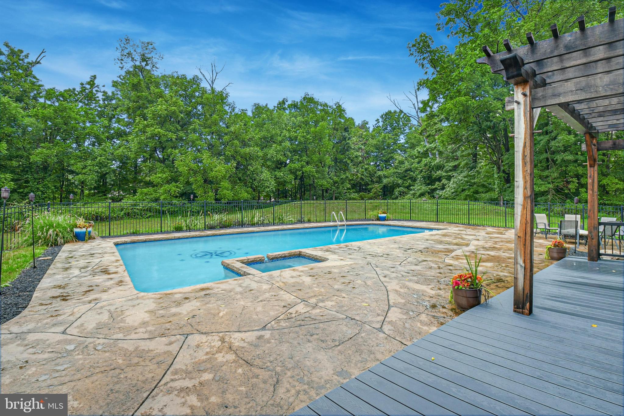 672 OLD BETHLEHEM ROAD