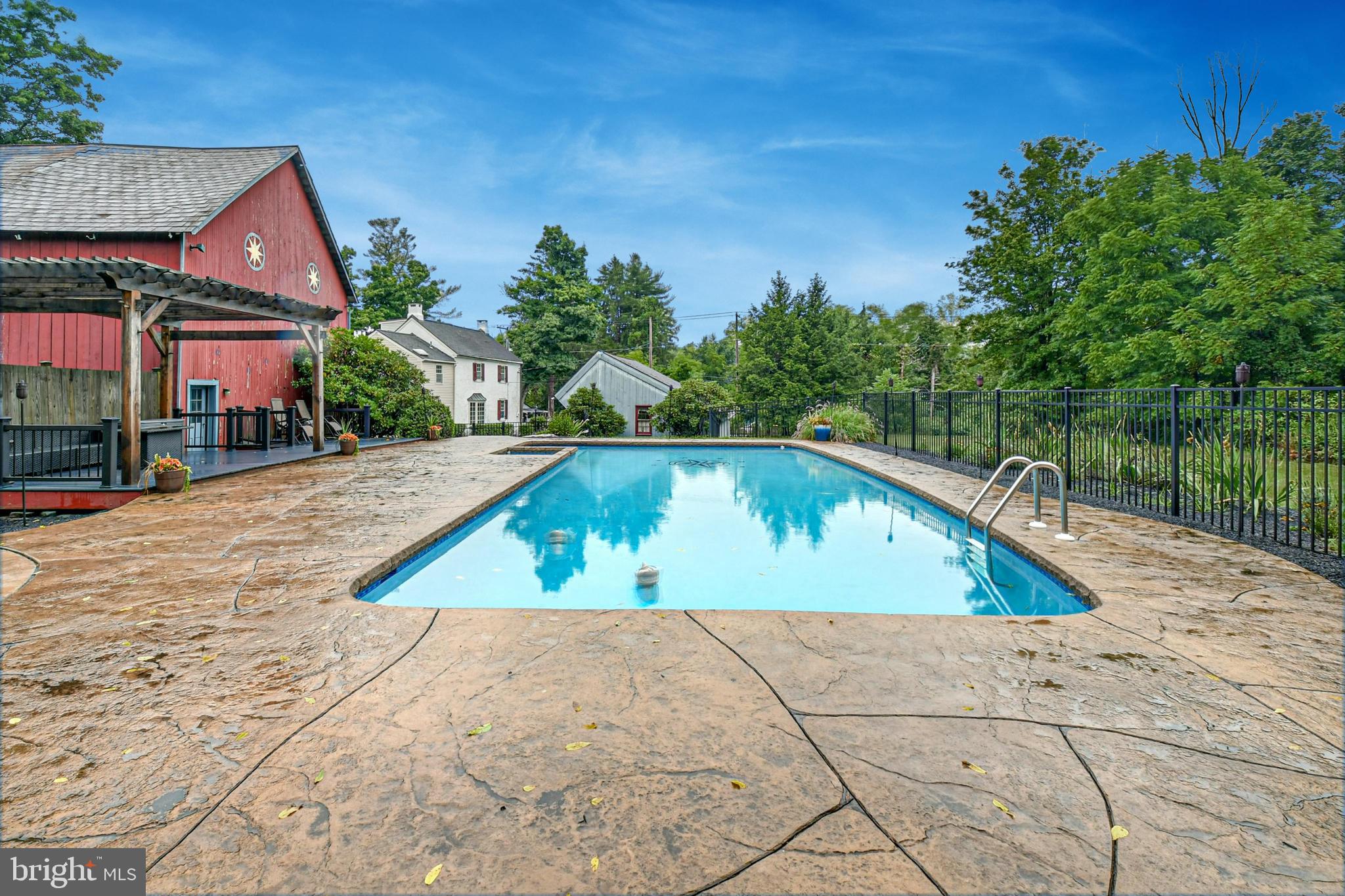 672 OLD BETHLEHEM ROAD