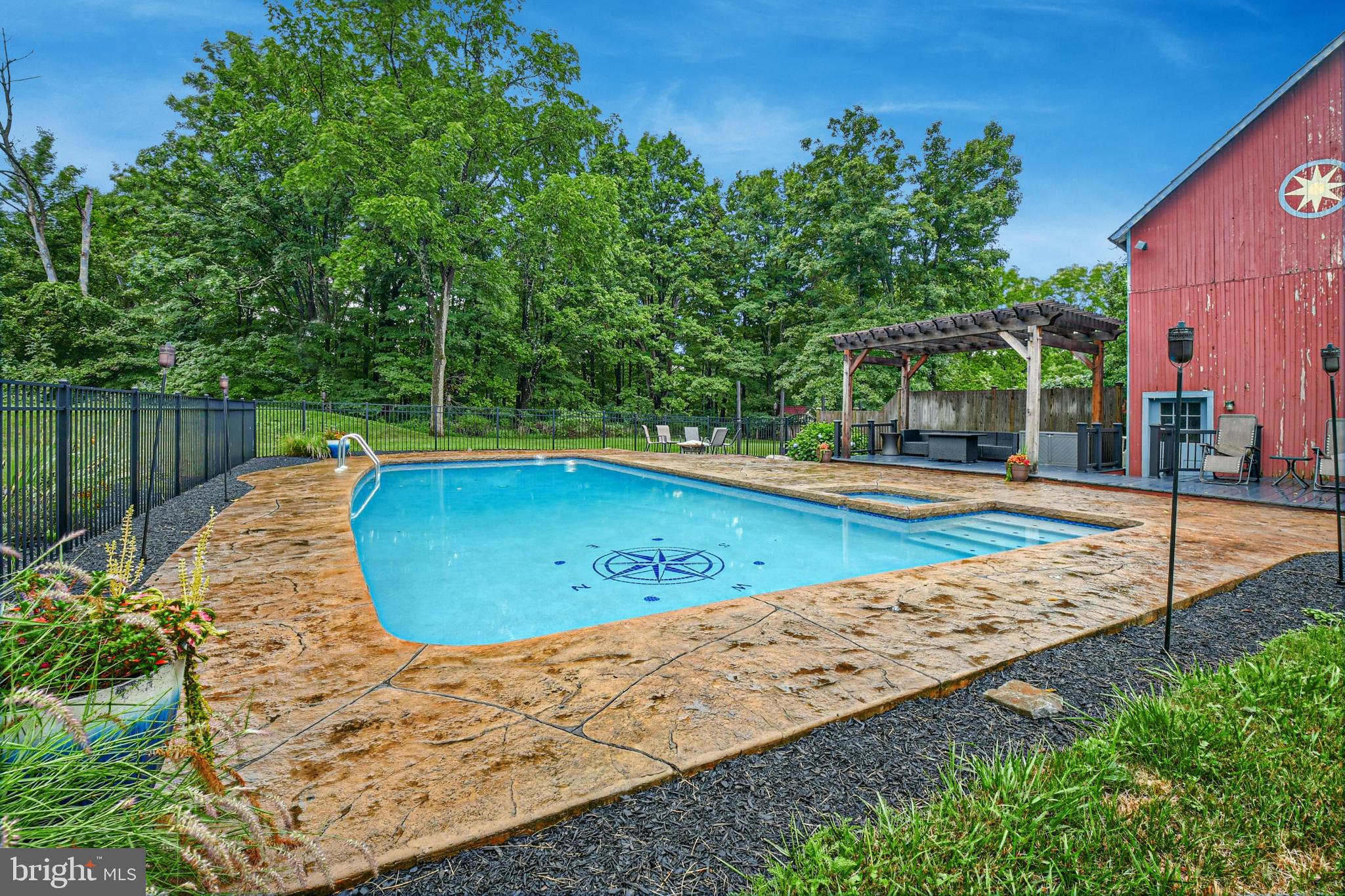 672 OLD BETHLEHEM ROAD