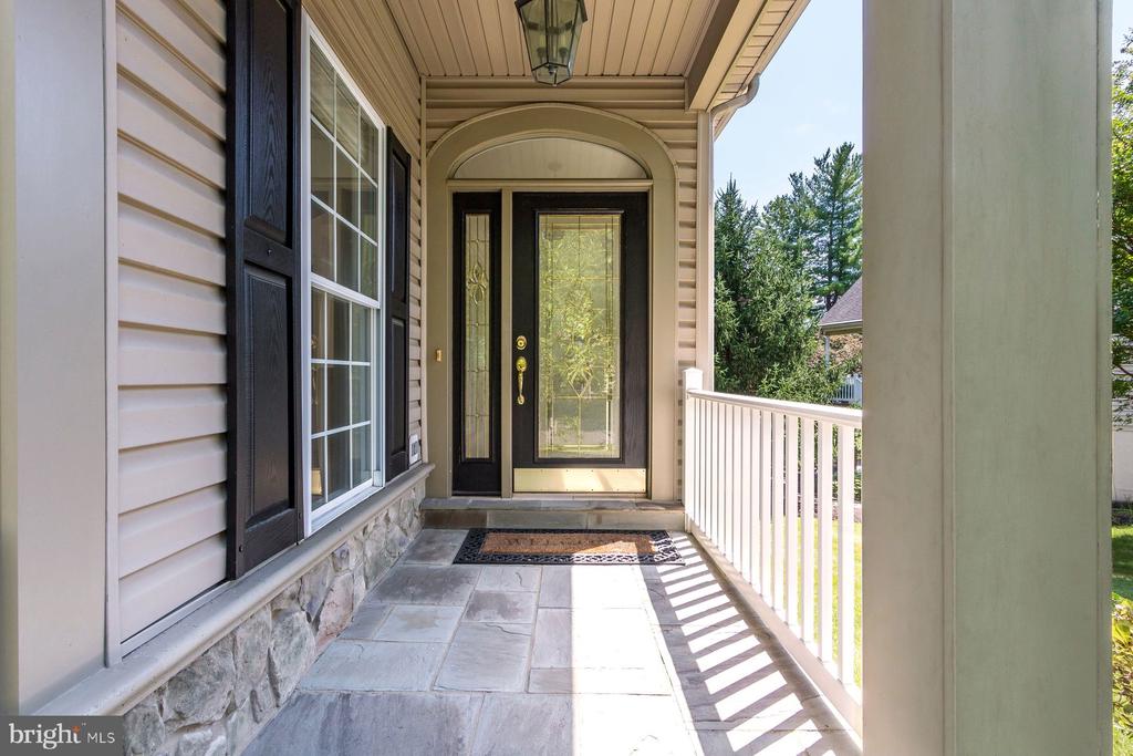 146 SILVERTAIL LANE