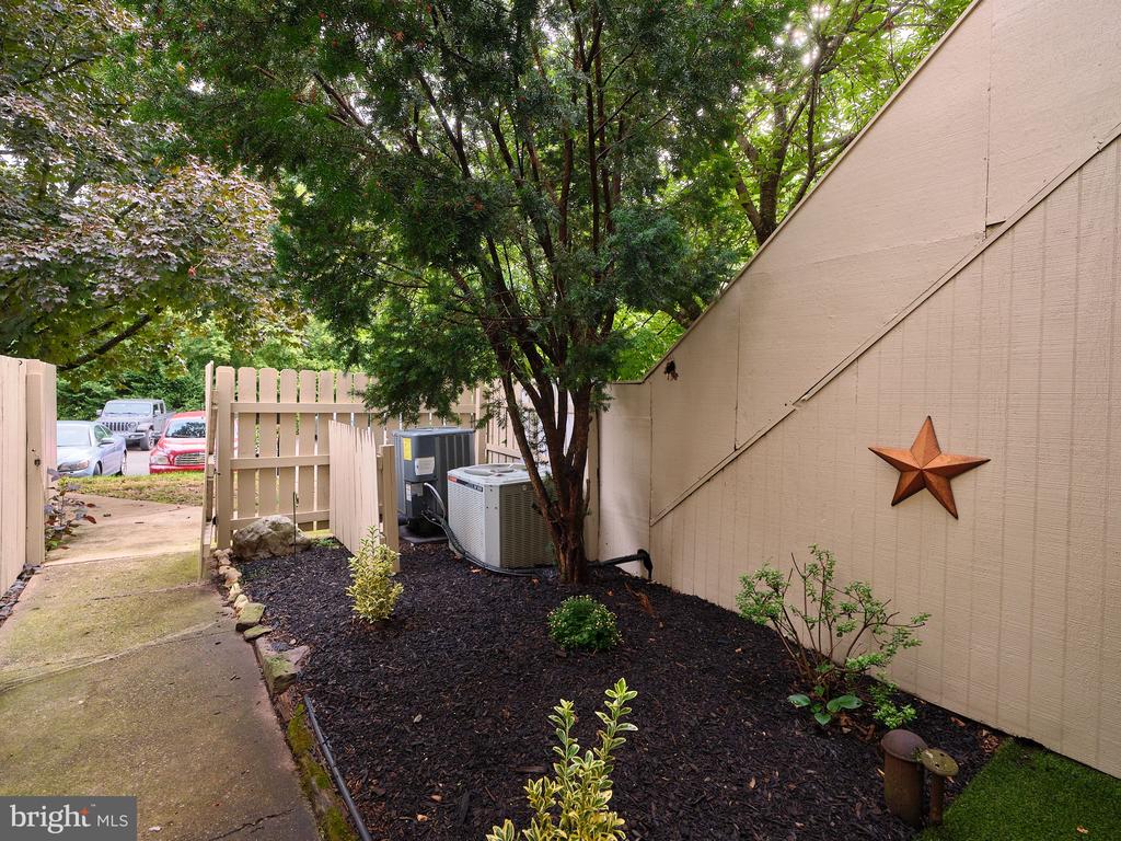 26 RIVERHILL A