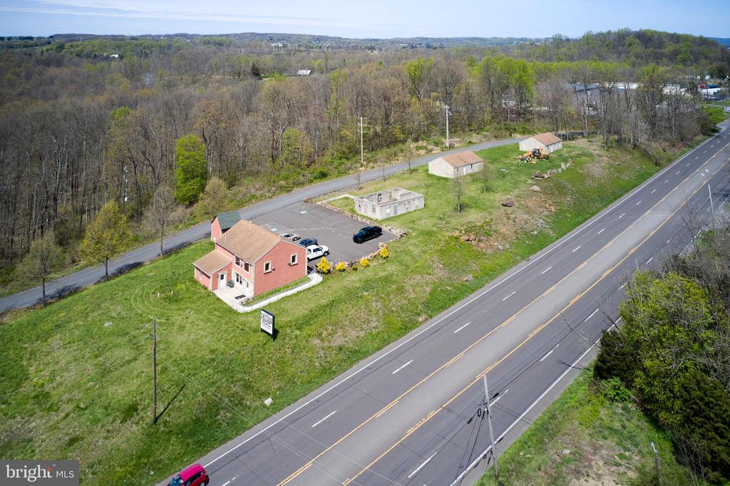 1585 ROUTE 309