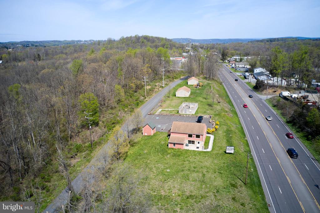 1585 ROUTE 309