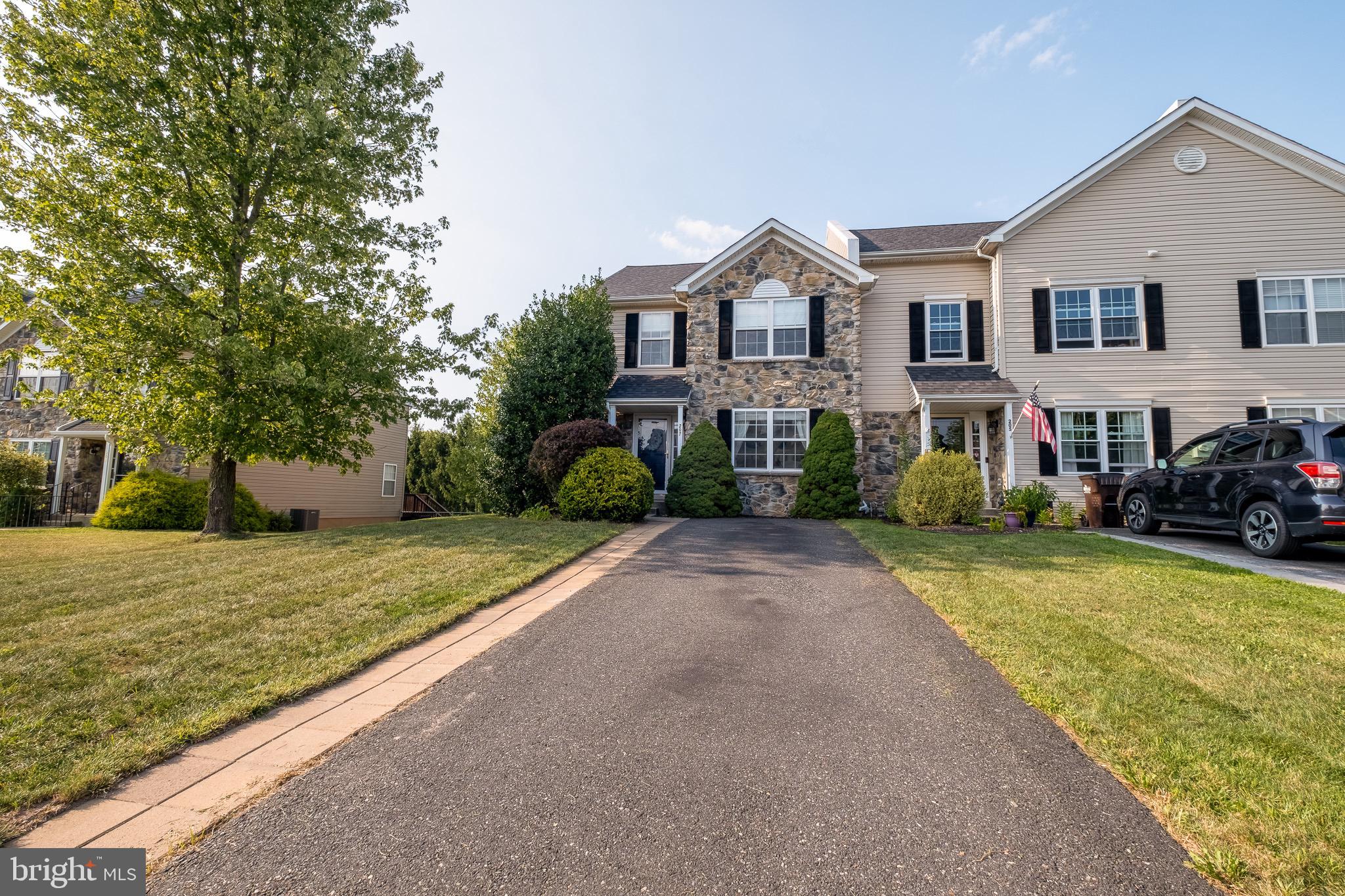 207 WINDSOR COURT