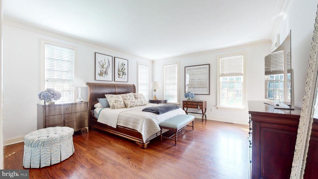 3 SPRUCEFIELD COURT