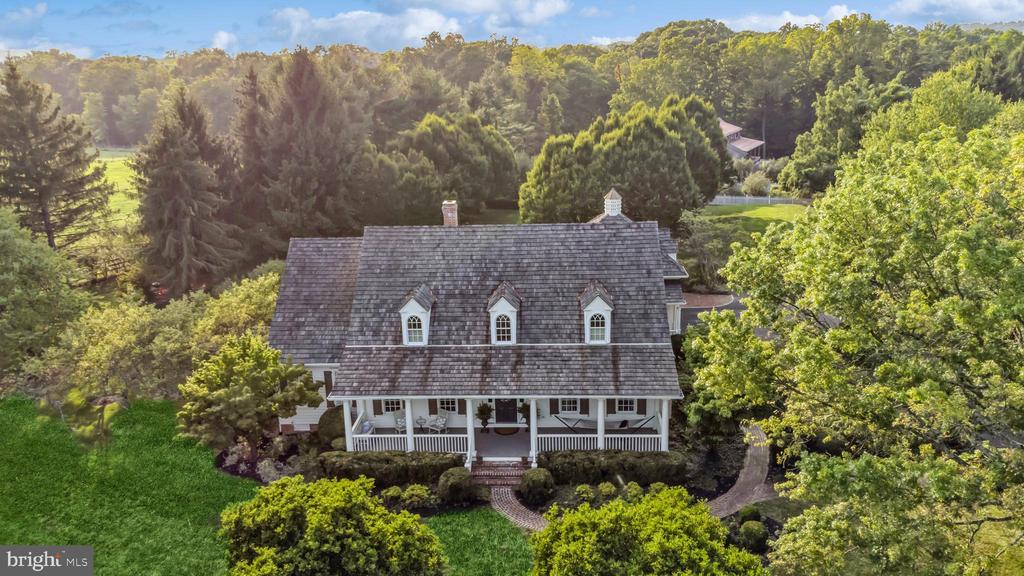 3 SPRUCEFIELD COURT
