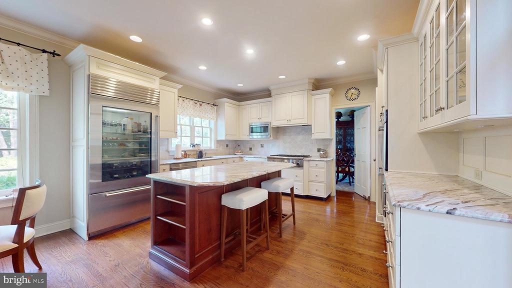 3 SPRUCEFIELD COURT