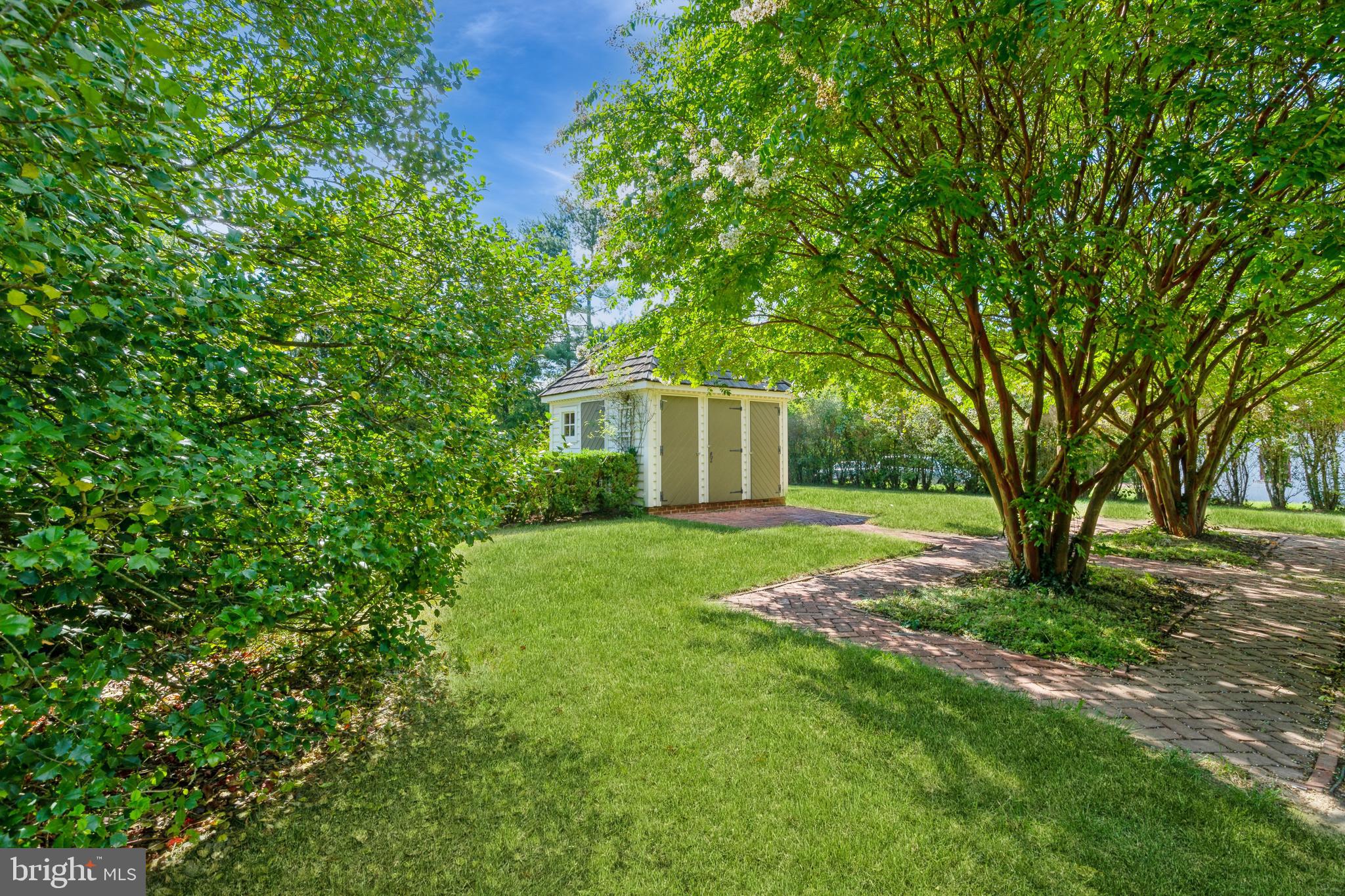 3 SPRUCEFIELD COURT