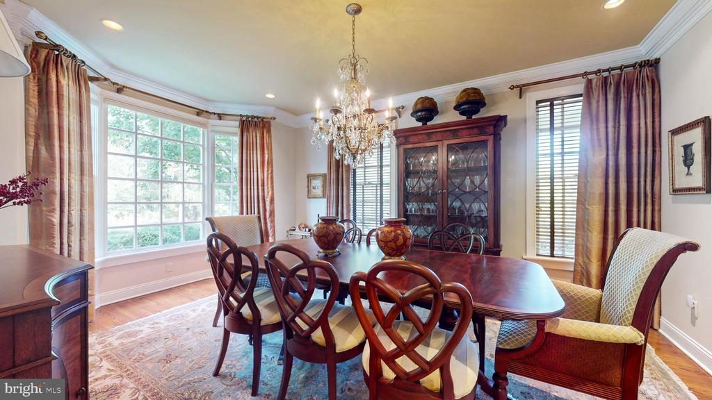 3 SPRUCEFIELD COURT