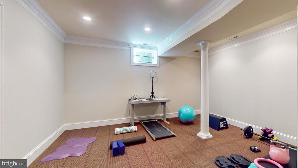 3 SPRUCEFIELD COURT