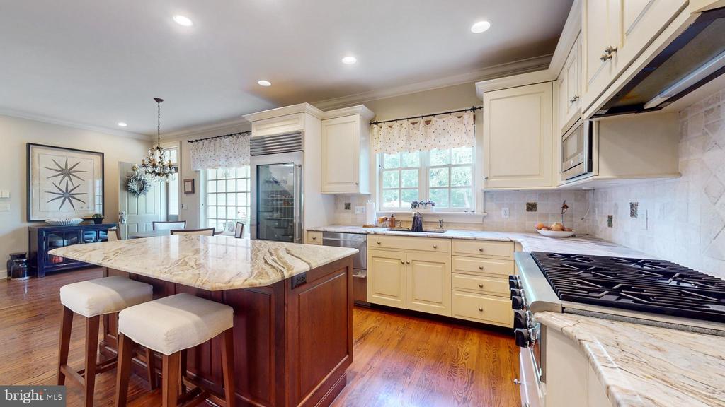 3 SPRUCEFIELD COURT