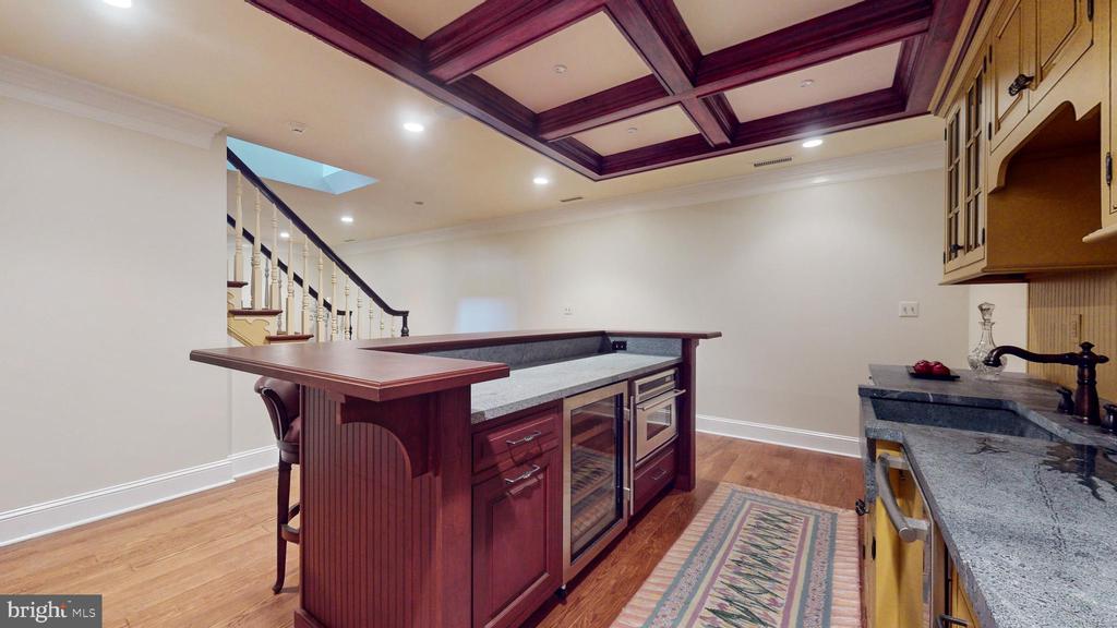 3 SPRUCEFIELD COURT