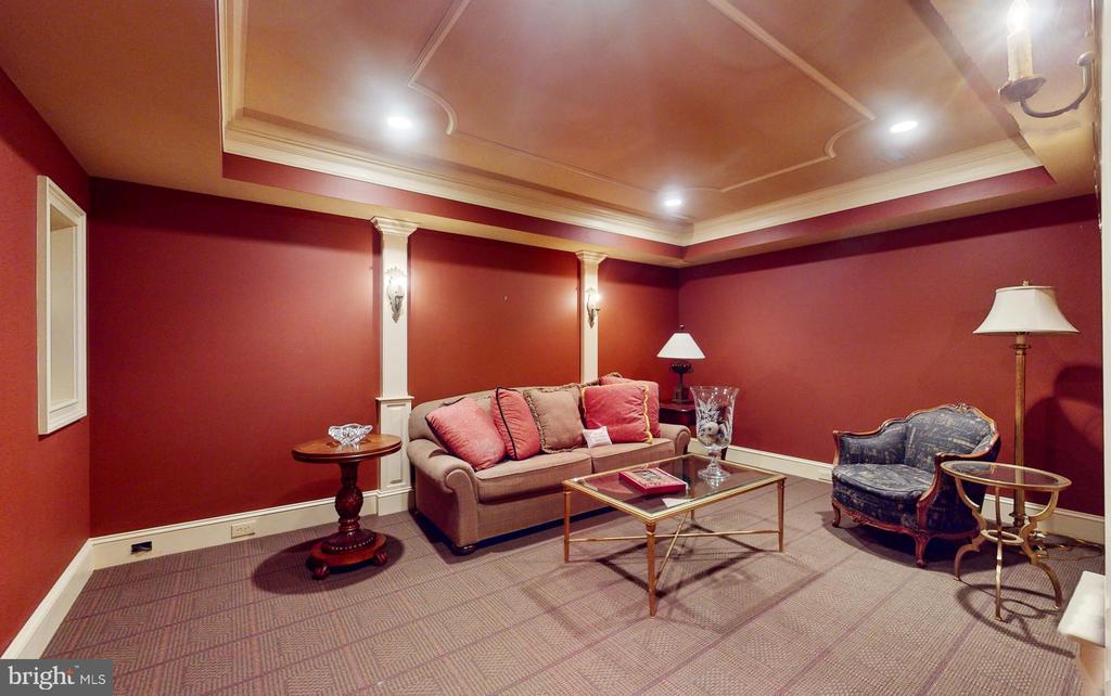 3 SPRUCEFIELD COURT