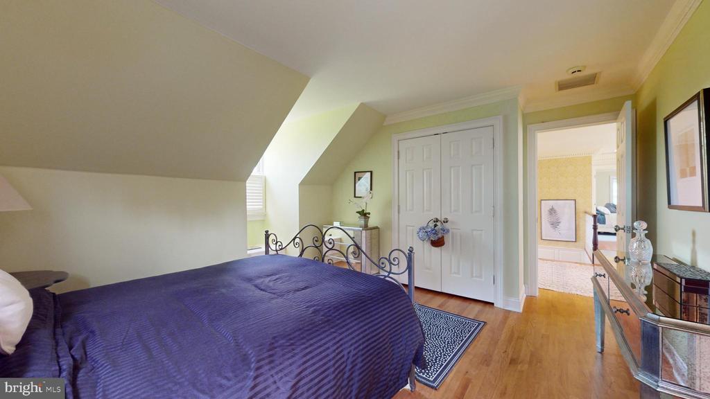 3 SPRUCEFIELD COURT