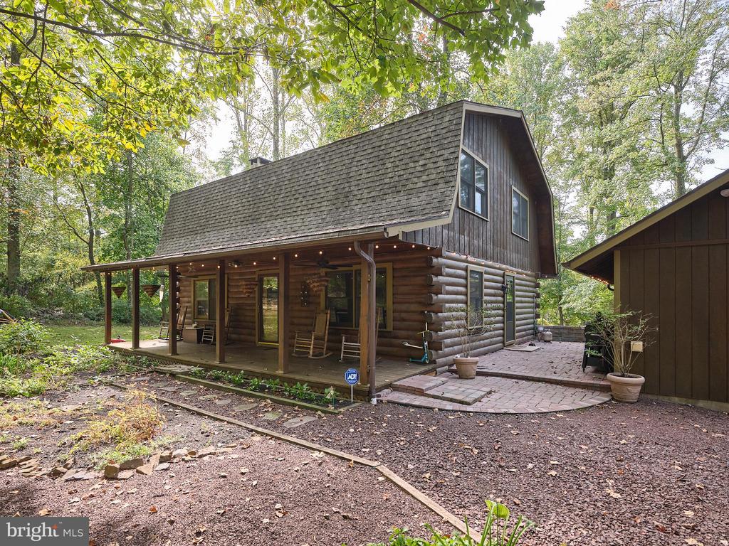 538 LAKE WARREN ROAD