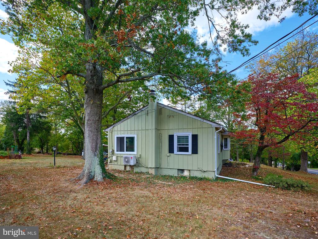 1118 GREEN STREET
